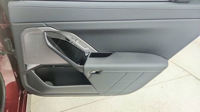 Used 2025 BMW 740i image 28