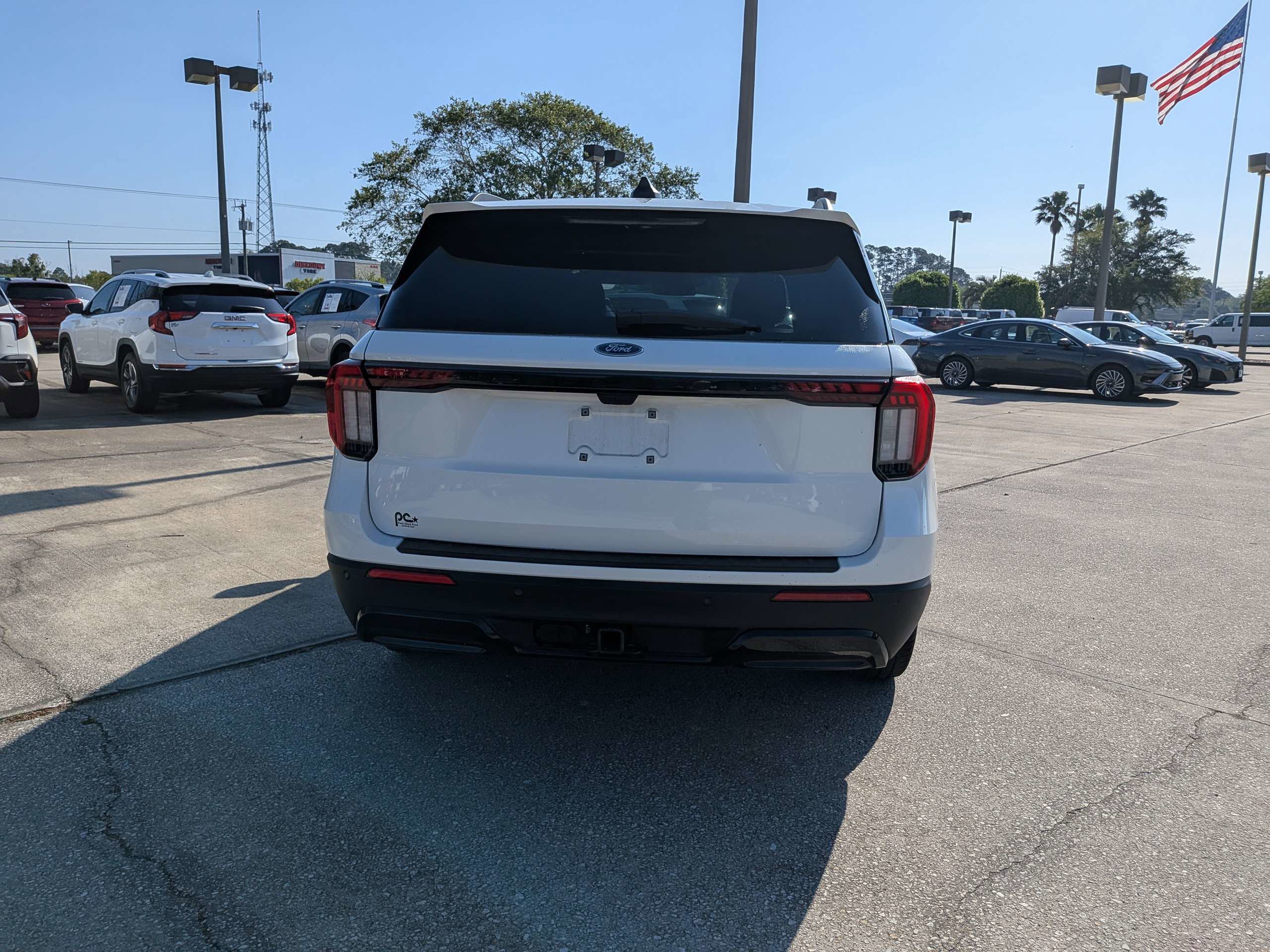 Used 2025 Ford Explorer ST-Line w/ Premium Package RWD image 5