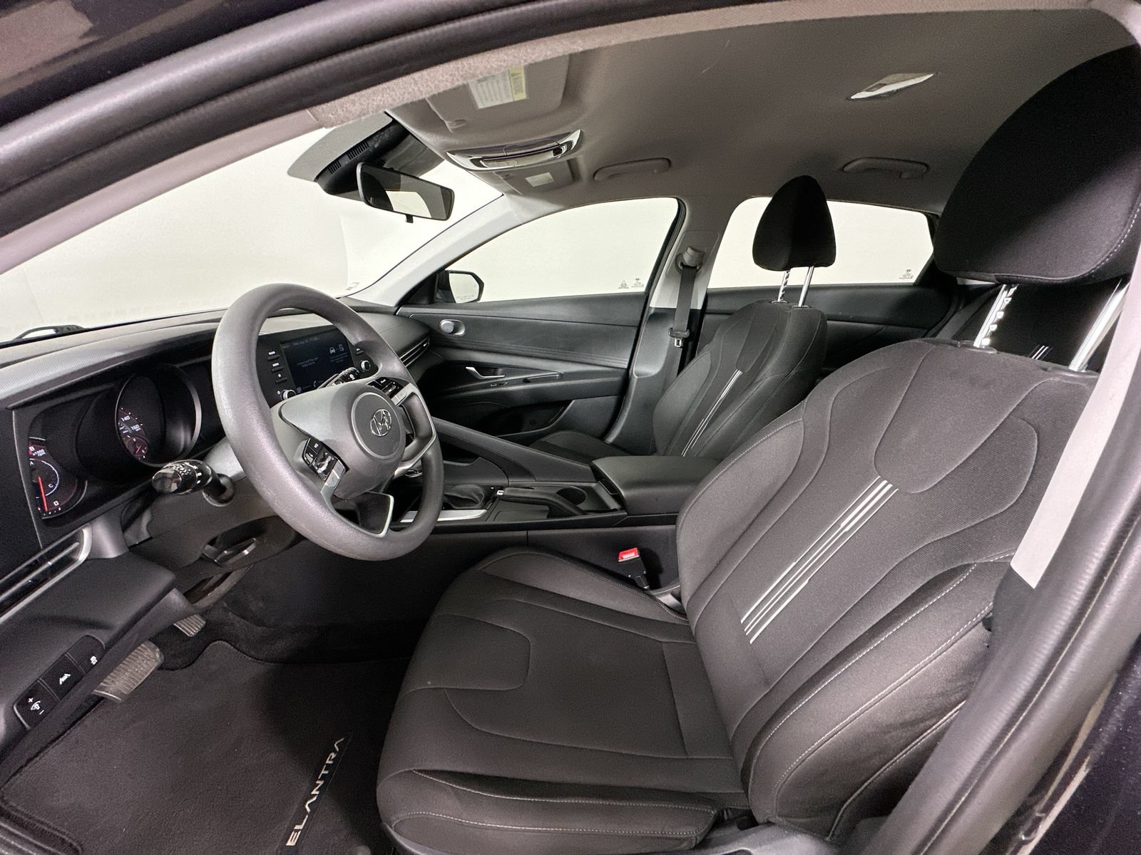 Used 2021 Hyundai Elantra SEL FWD image 31