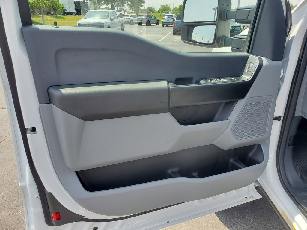 New 2025 Ford F450 XL w/ XL Chrome Package image 14