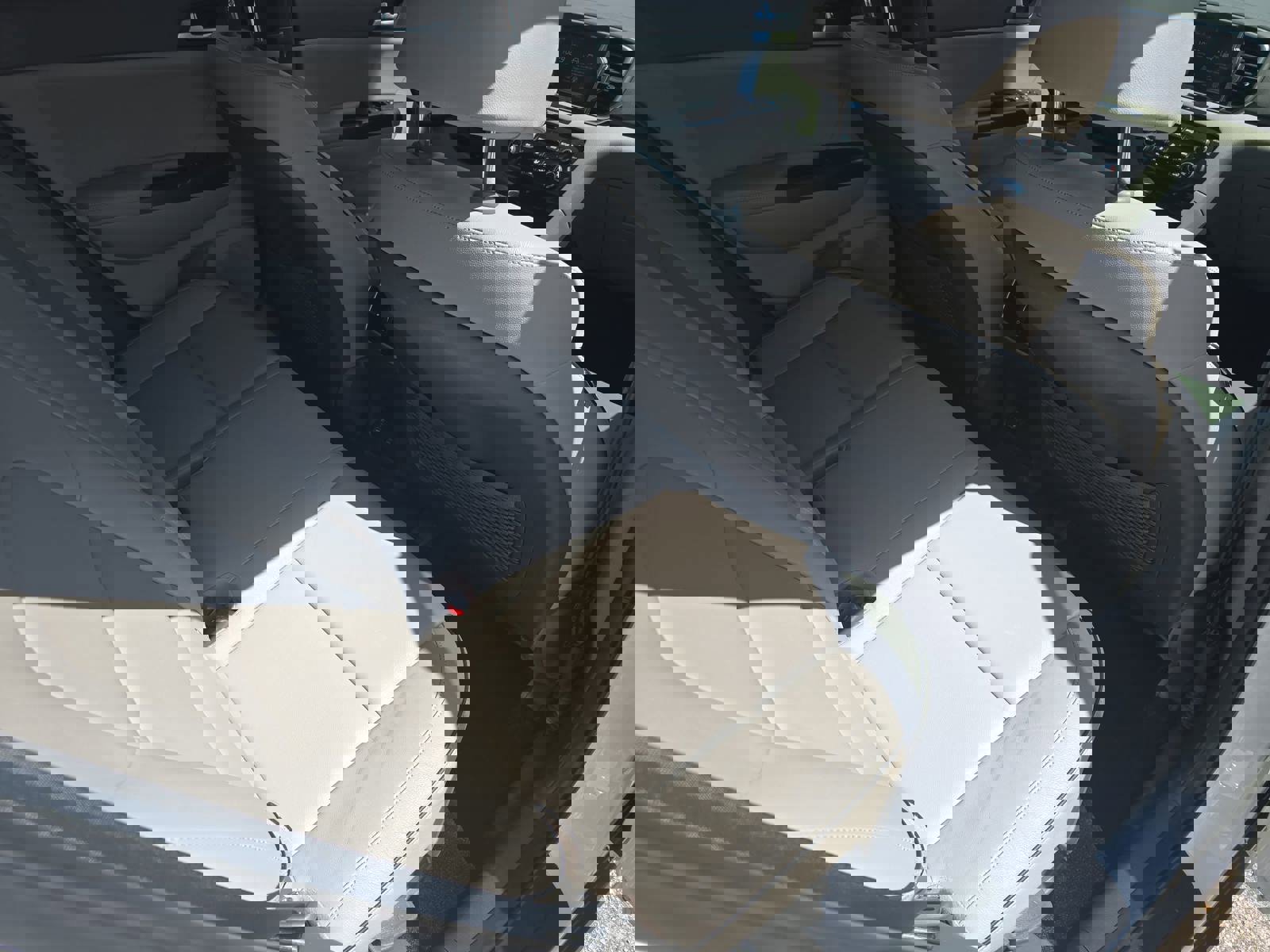 Used 2017 Kia Sportage EX image 12