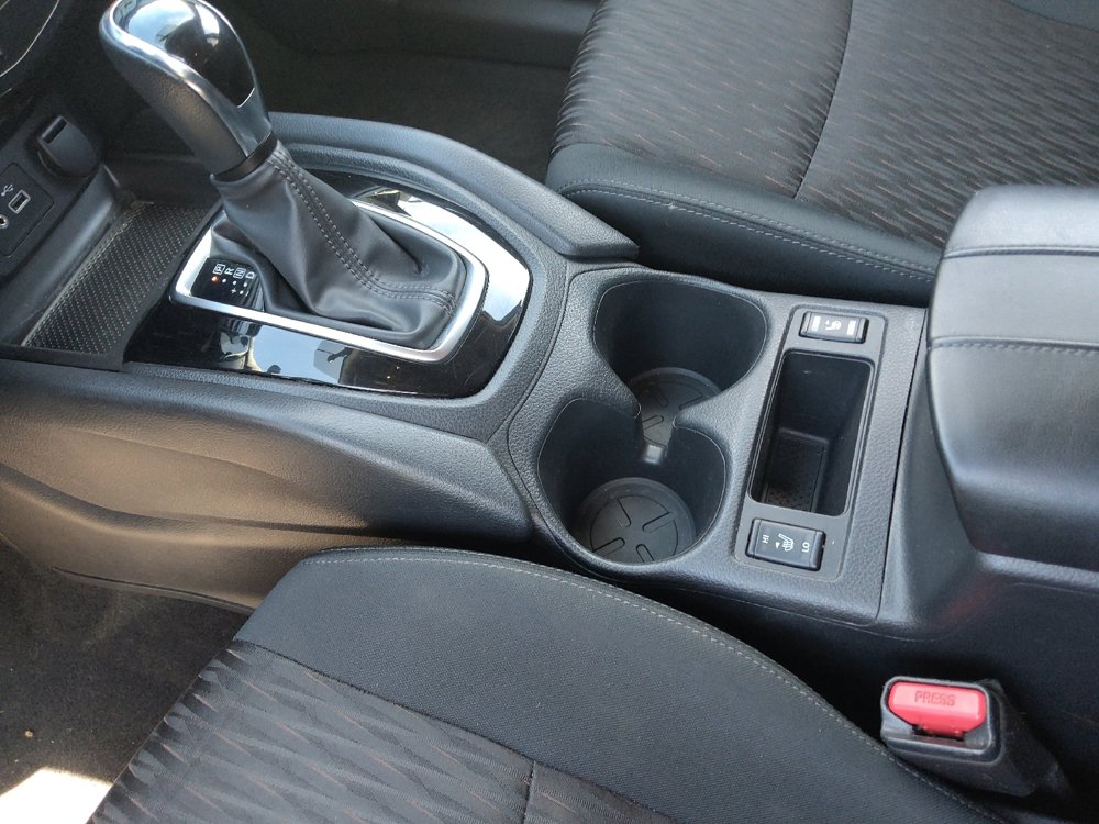 Used 2018 Nissan Rogue SV image 26