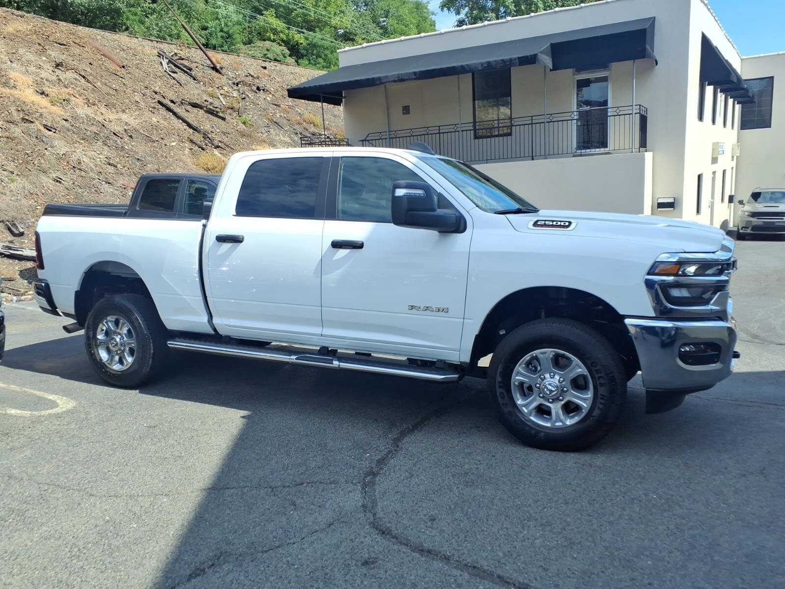 Certified 2026 RAM 2500 Big Horn AWD/4WD image 4