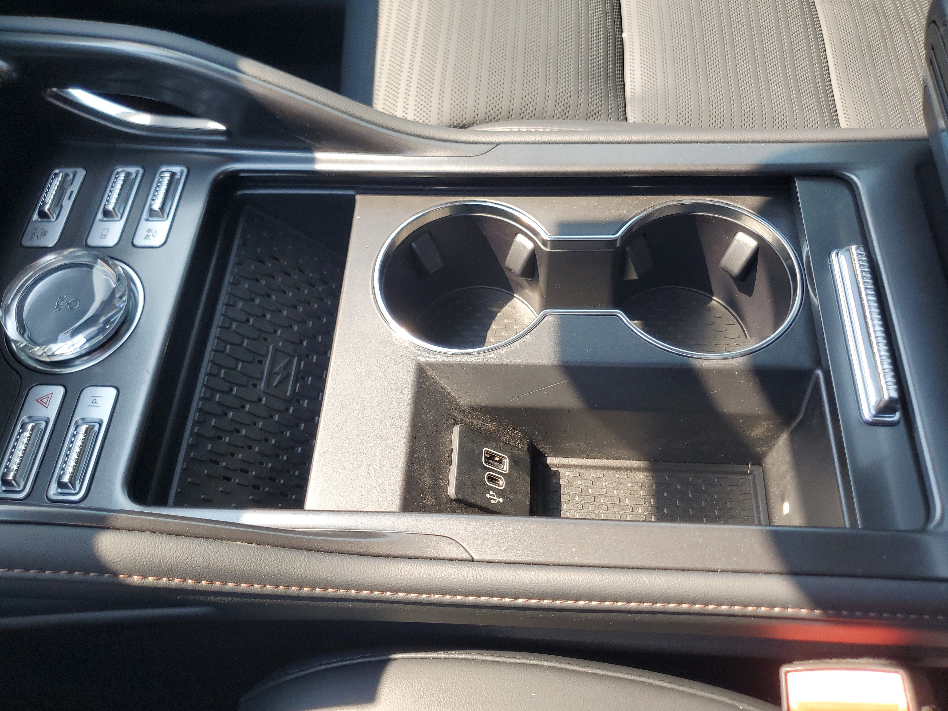 New 2026 Lincoln Nautilus Reserve AWD/4WD image 2