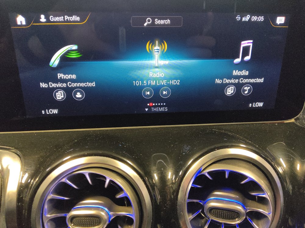 Used 2021 Mercedes-Benz GLB 250 w/ Premium Package image 25