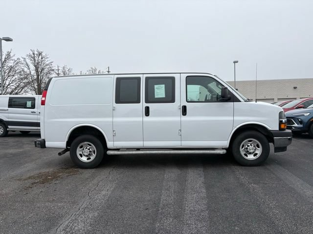 Used 2024 Chevrolet Express 2500 w/ Driver Convenience Package RWD image 10