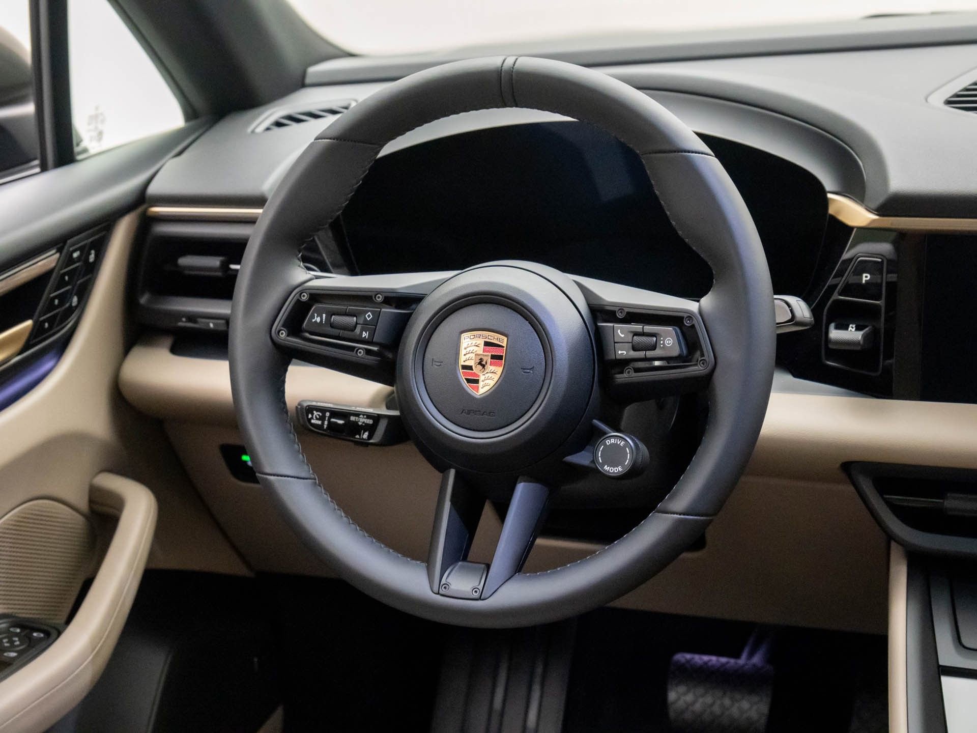 New 2025 Porsche Macan 4 Electric image 12