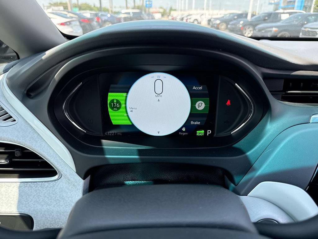 Used 2020 Chevrolet Bolt Premier w/ Infotainment Package FWD image 15