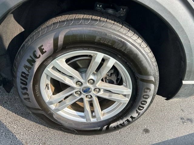 Used 2021 Ford Explorer XLT w/ Equipment Group 202A AWD/4WD image 60