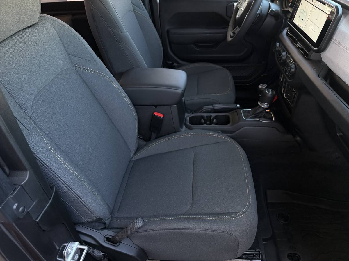 Used 2024 Jeep Wrangler Sport AWD/4WD image 19