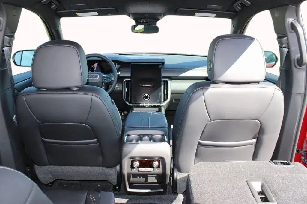 New 2025 GMC Acadia Elevation w/ Elevation Premium Package image 28