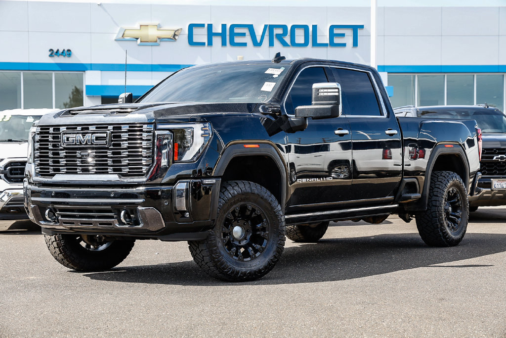 Used 2024 GMC Sierra 2500 Denali Ultimate AWD/4WD image 1