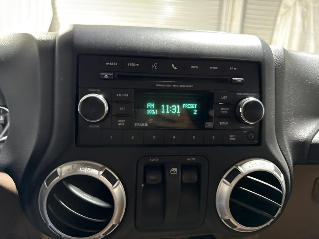 Used 2012 Jeep Wrangler Rubicon w/ PWR Convenience Group AWD/4WD image 24