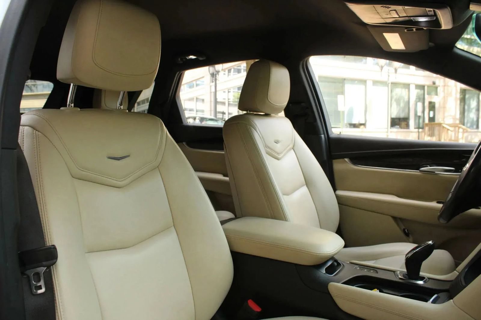 Used 2018 Cadillac XT5 AWD image 33