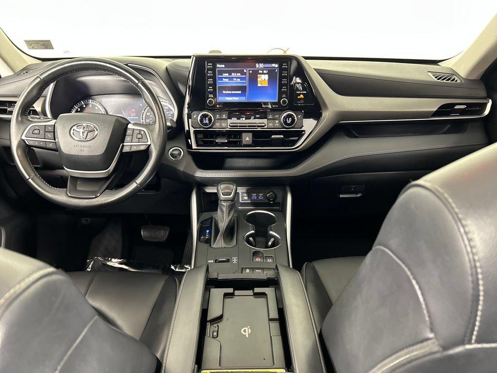 Used 2022 Toyota Highlander XLE FWD image 19