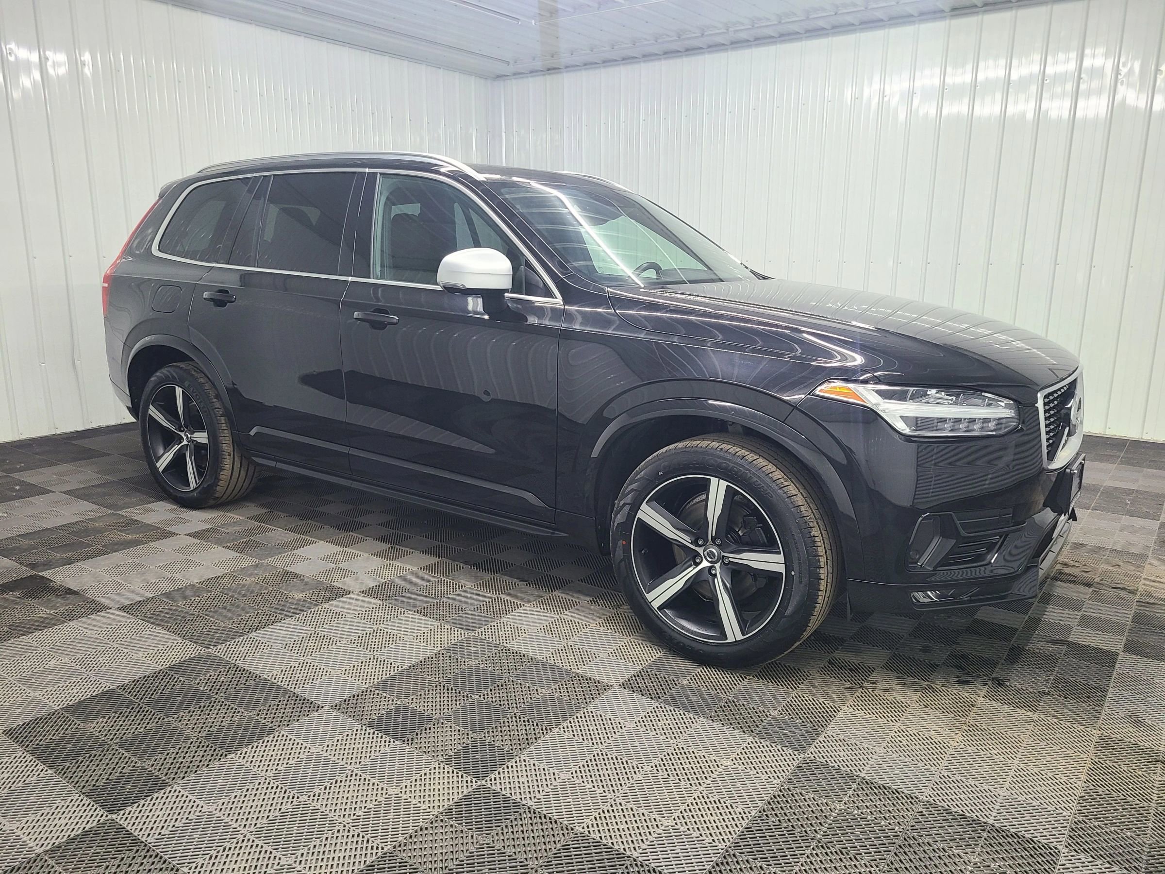 Used 2019 Volvo XC90 T5 R-Design w/ Protection Package AWD/4WD image 1