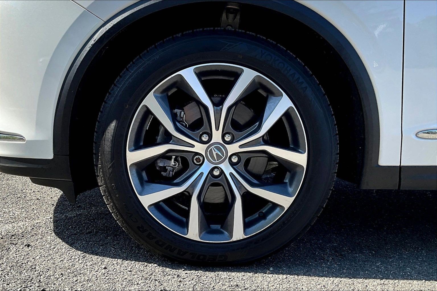 Used 2023 Acura MDX SH-AWD w/ Technology Package image 9