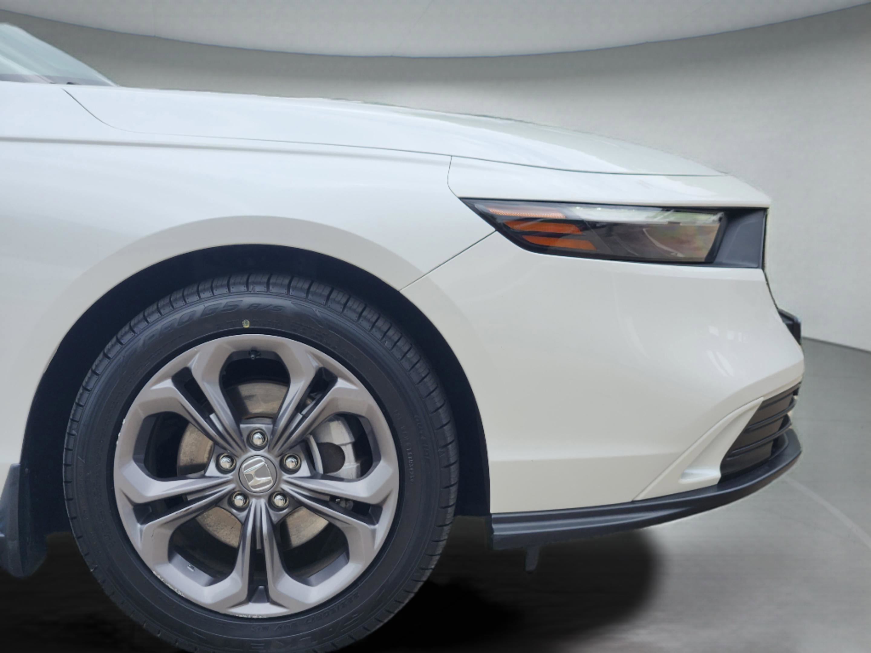 Certified 2023 Honda Accord EX image 10