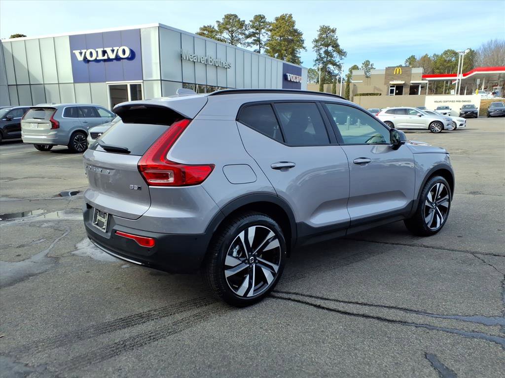 New 2026 Volvo XC40 B5 Ultra w/ Protection Package Premier image 3