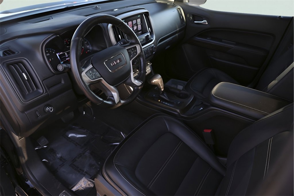 Used 2018 GMC Canyon Denali image 13