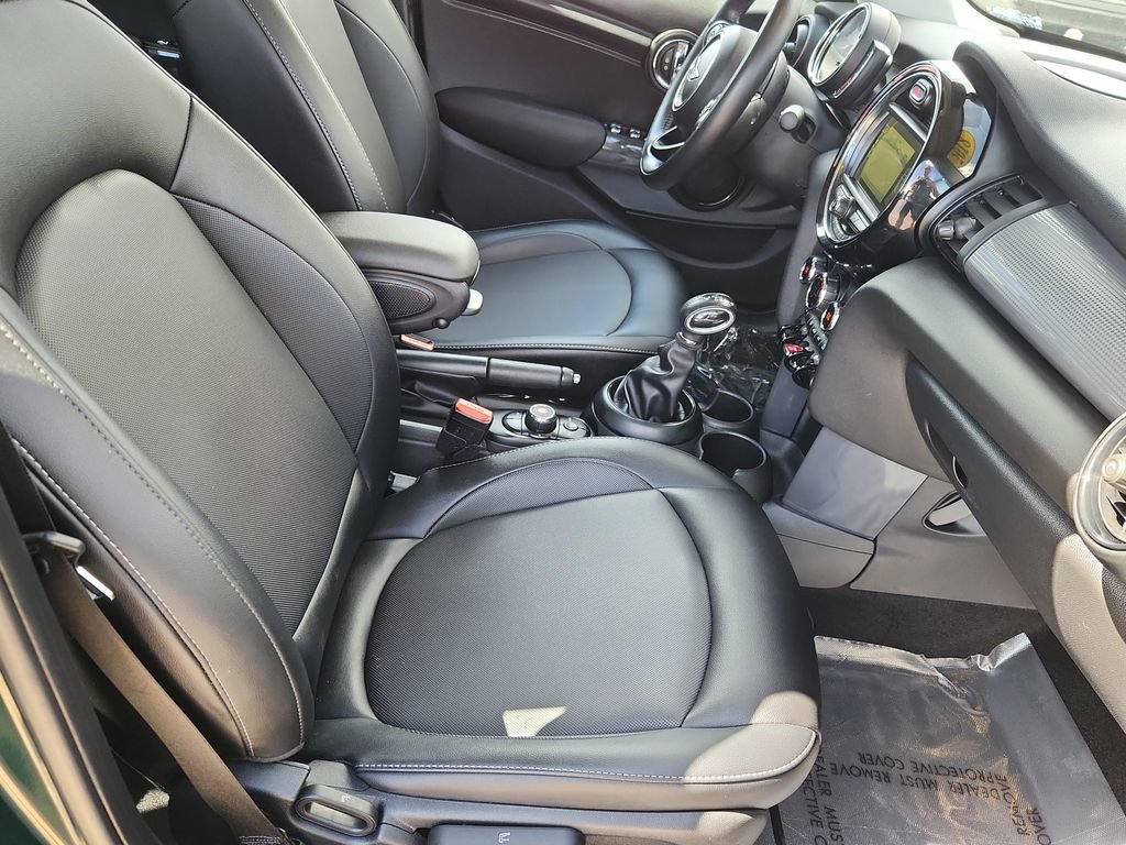 Used 2018 MINI Cooper 4-Door Hardtop FWD image 13