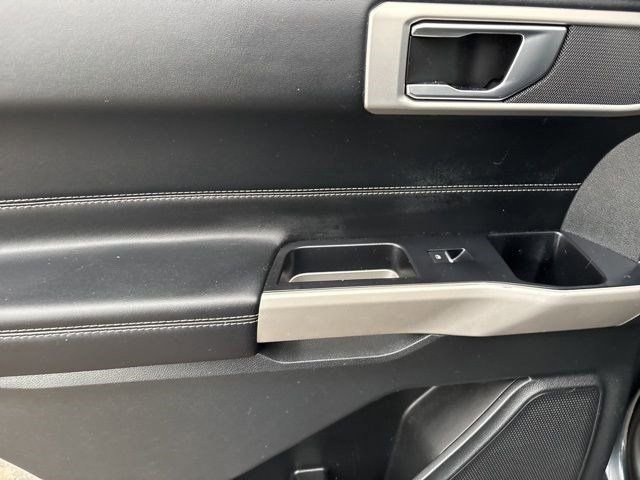 Used 2022 Ford Explorer XLT image 33