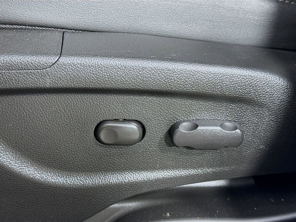 Used 2019 Buick Encore Preferred image 18