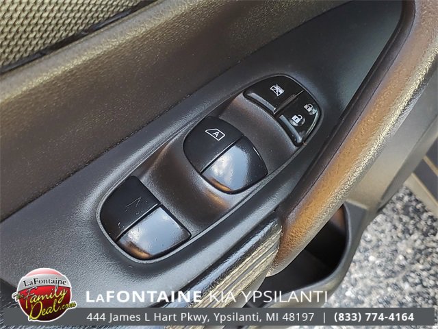 Used 2016 Nissan Rogue SL image 14