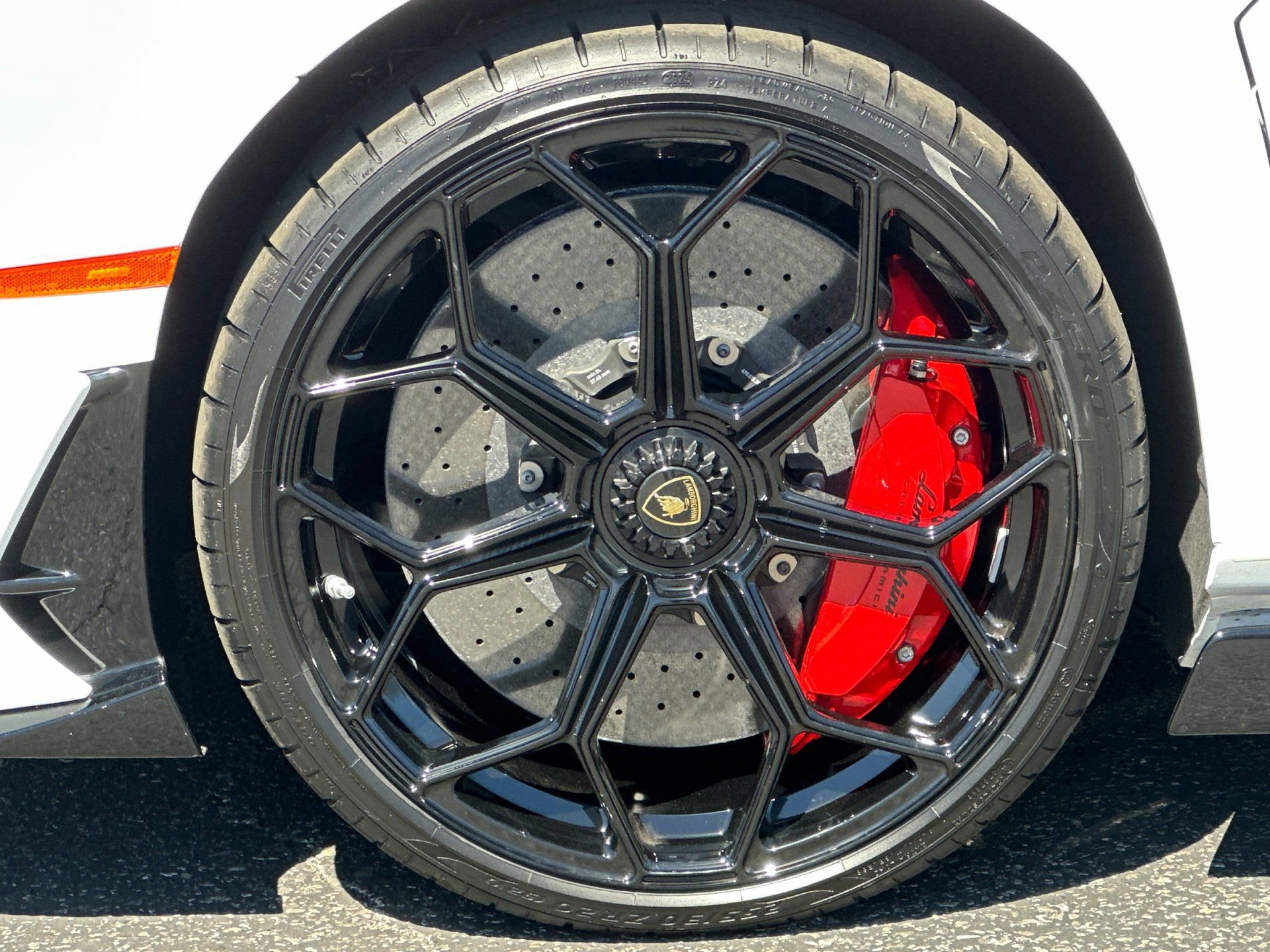 Used 2021 Lamborghini Aventador SVJ image 8