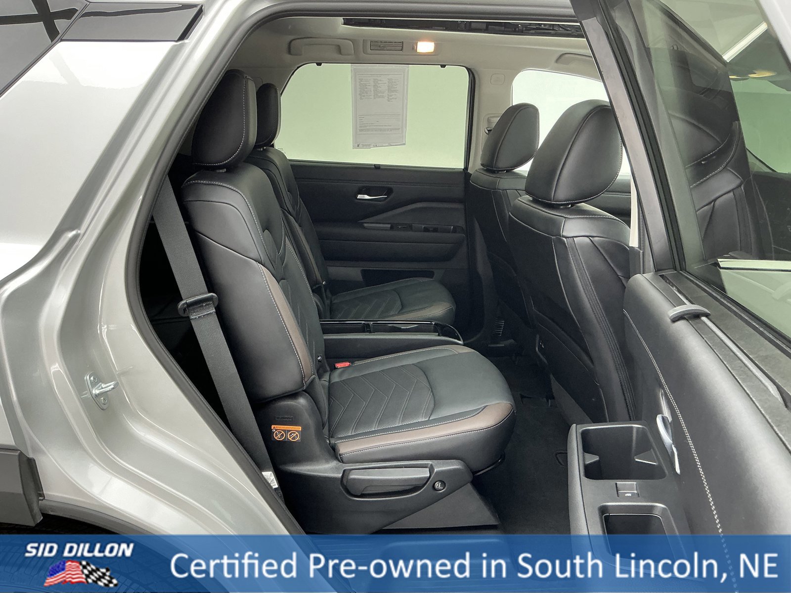 Used 2024 Nissan Pathfinder Platinum image 23