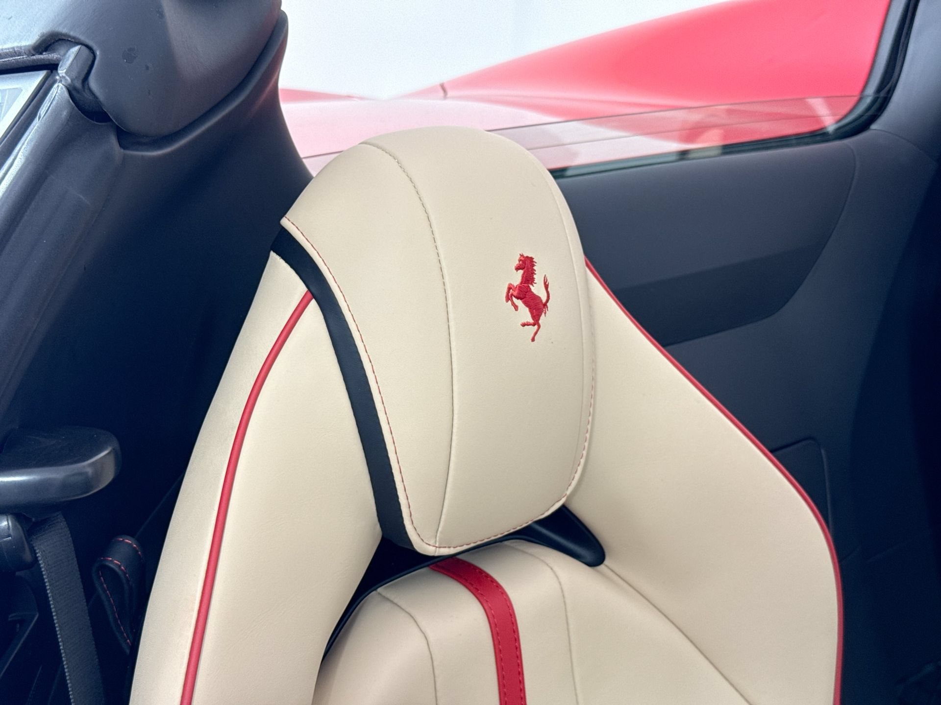 Certified 2022 Ferrari 812 GTS RWD image 23
