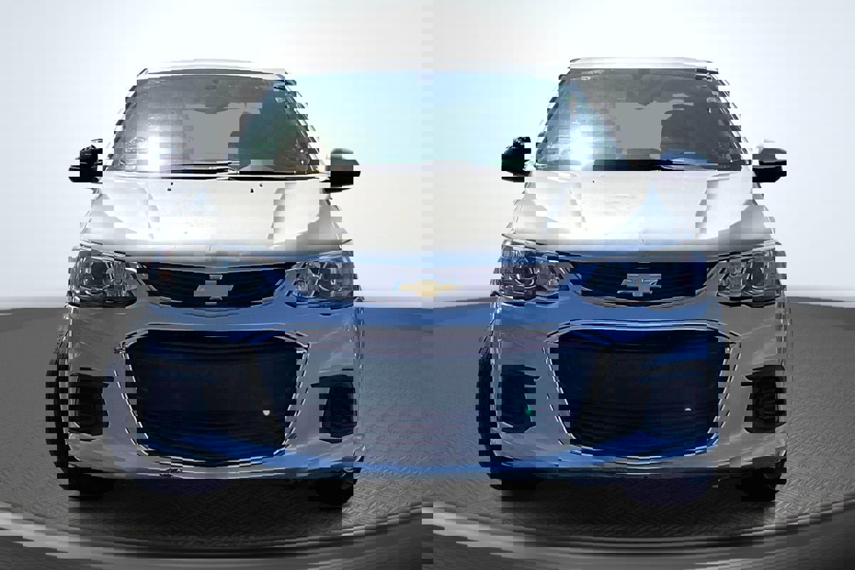 Used 2017 Chevrolet Sonic LT image 3