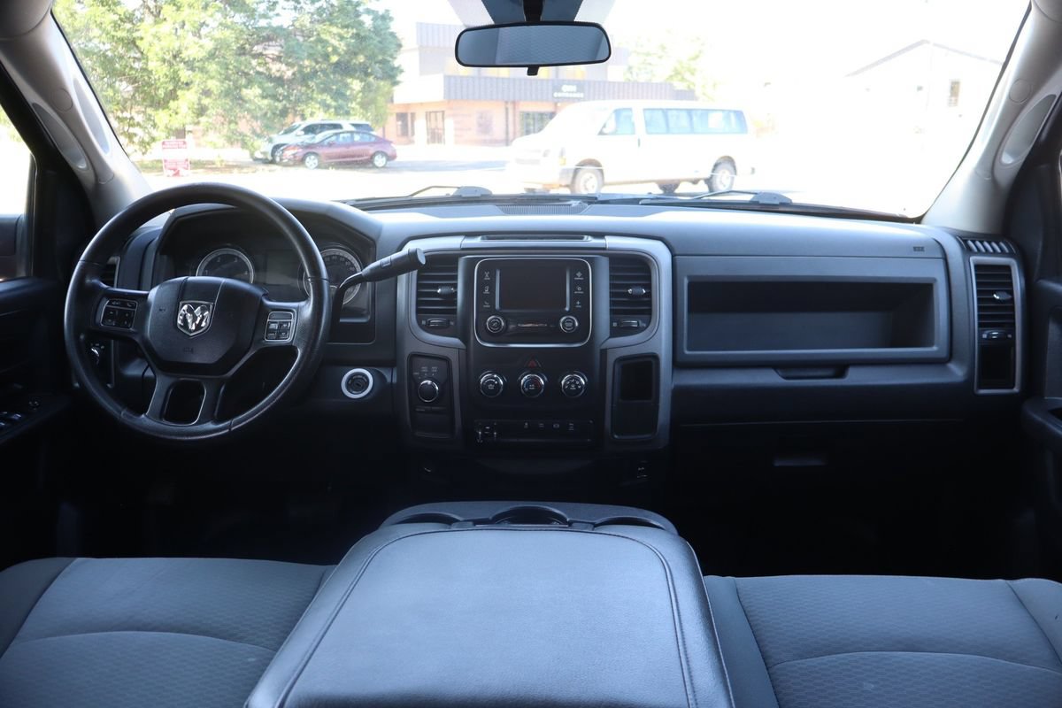 Used 2018 RAM 2500 Tradesman w/ Chrome Appearance Group AWD/4WD image 16