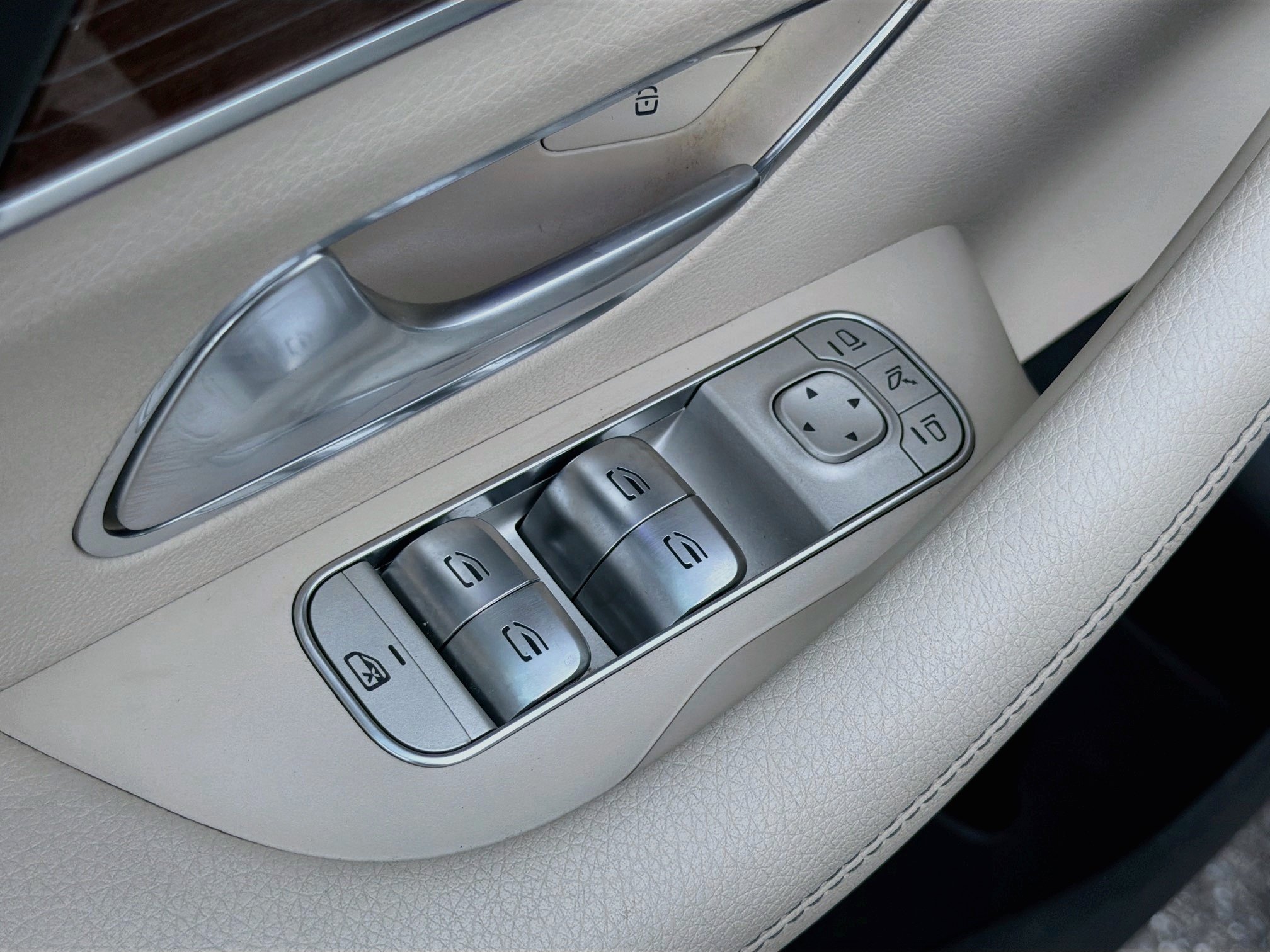Used 2021 Mercedes-Benz GLS 580 4MATIC image 25