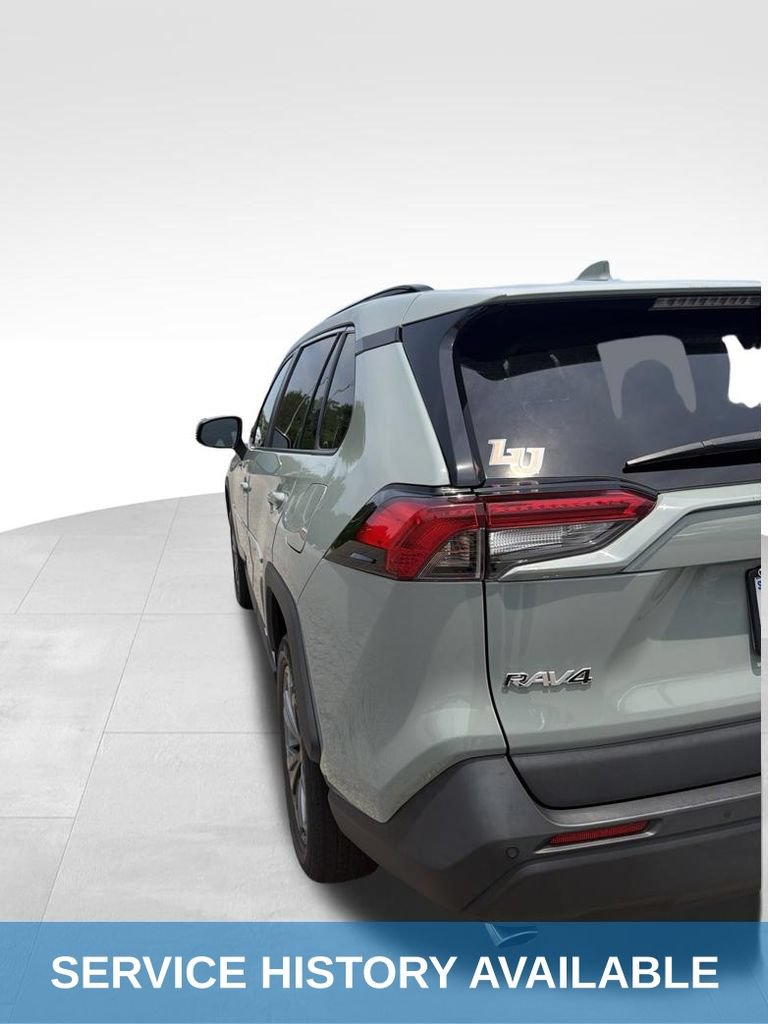 Used 2022 Toyota RAV4 XLE Premium AWD/4WD image 8