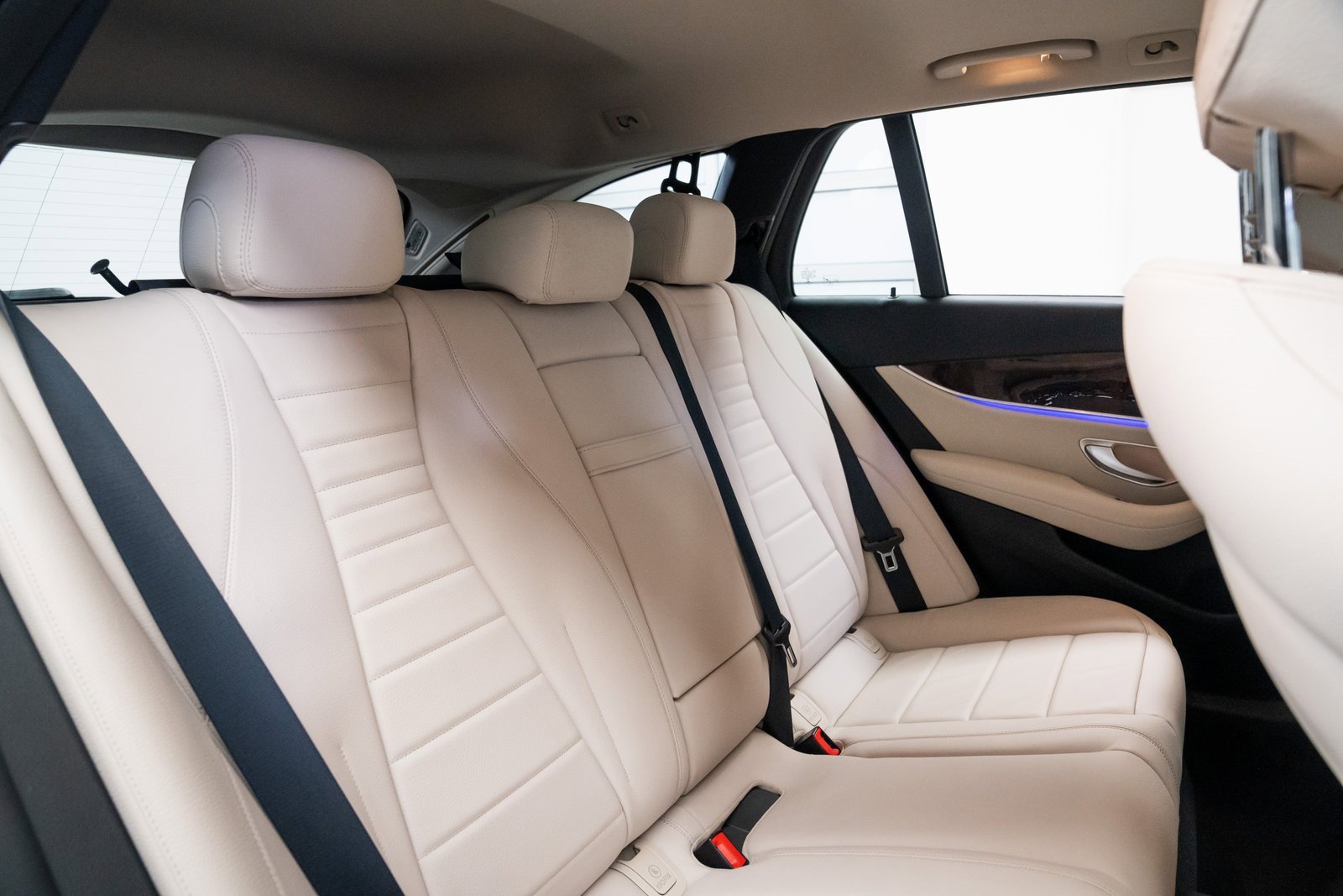 Used 2020 Mercedes-Benz E 450 4MATIC Wagon image 24