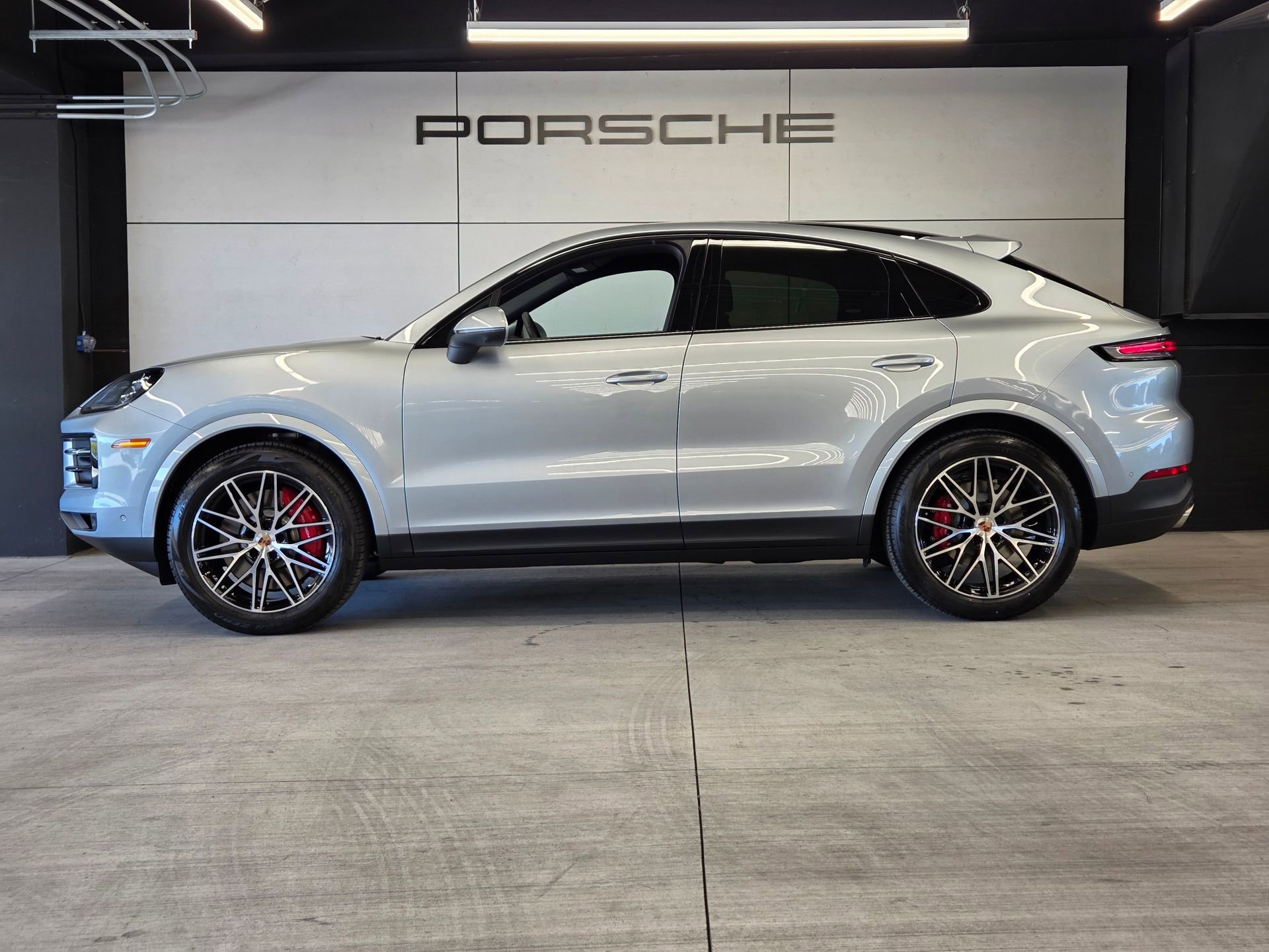 New 2026 Porsche Cayenne S image 2