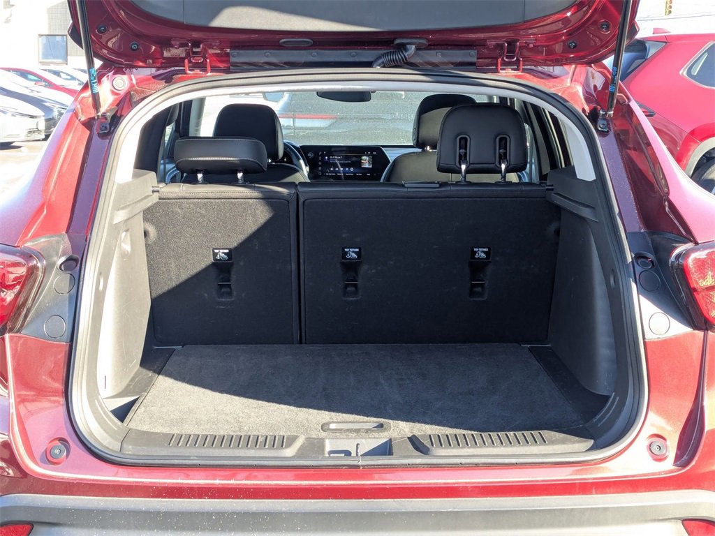 Used 2025 Chevrolet Trax LT w/ LT Convenience Package image 28