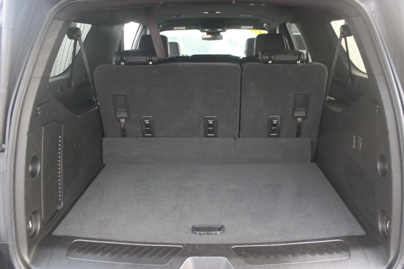 Used 2023 Chevrolet Suburban LT image 11