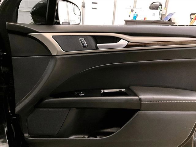 Used 2015 Ford Fusion SE w/ Equipment Group 202A AWD/4WD image 23