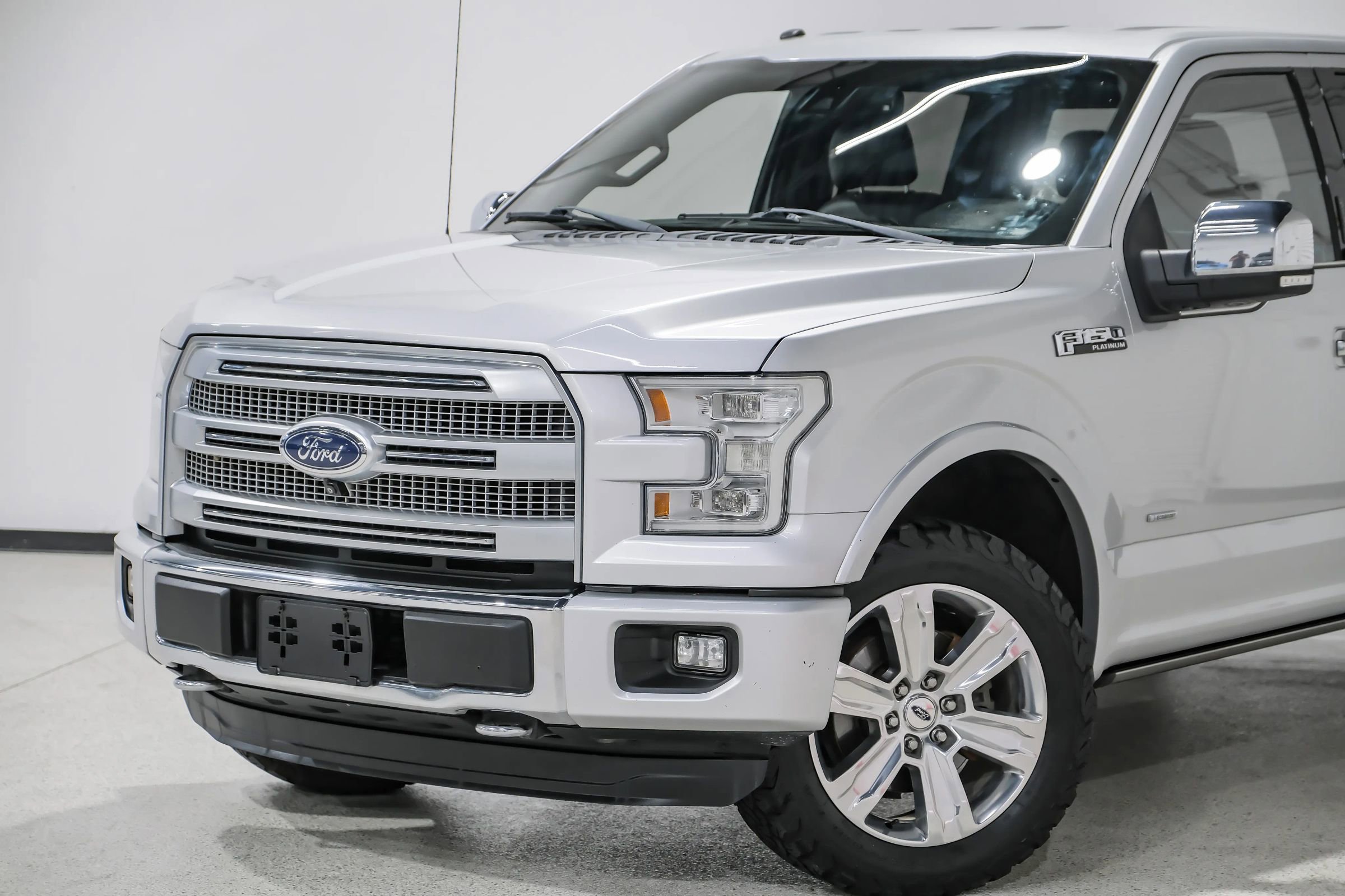 Used 2016 Ford F150 Platinum w/ Equipment Group 701A Luxury AWD/4WD image 10