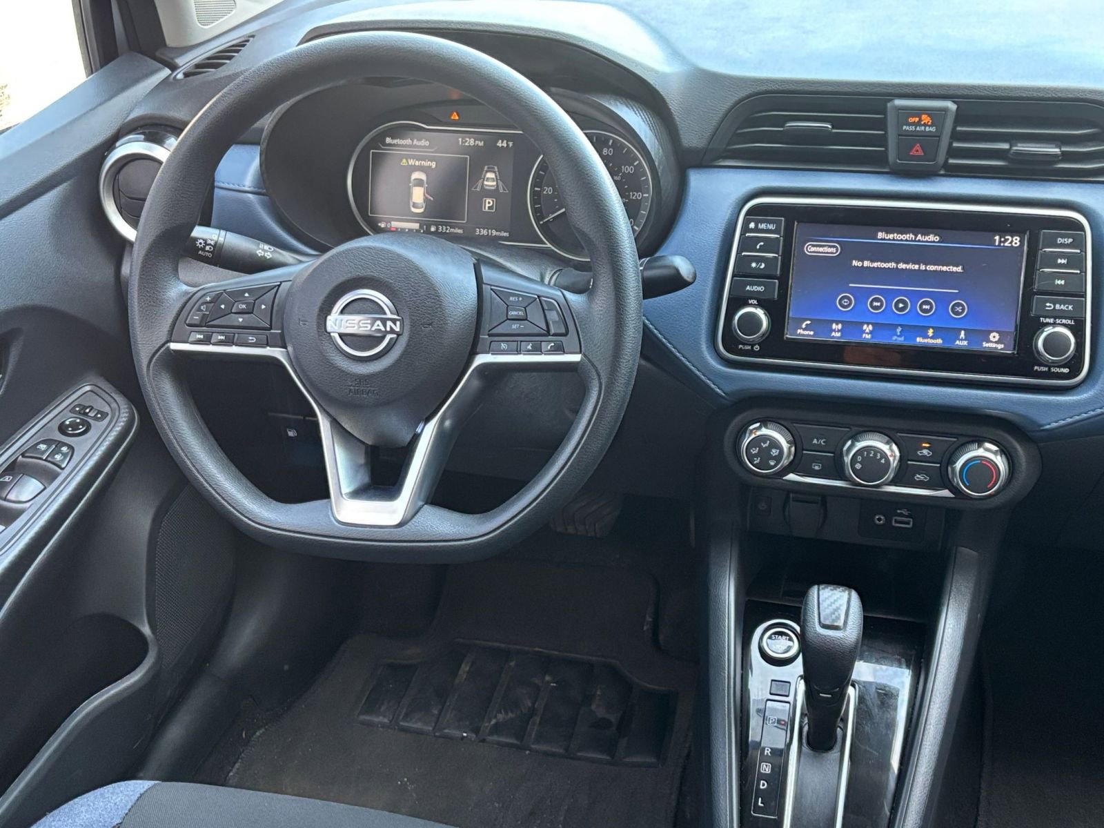 Used 2025 Nissan Versa SV image 30