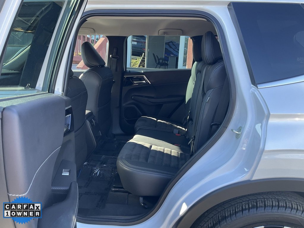 Used 2023 Mitsubishi Outlander SE image 26