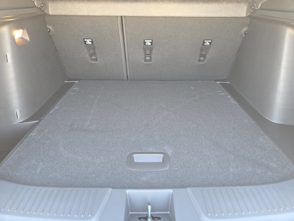 New 2026 Chevrolet Trax RS w/ Sunroof Package FWD image 18