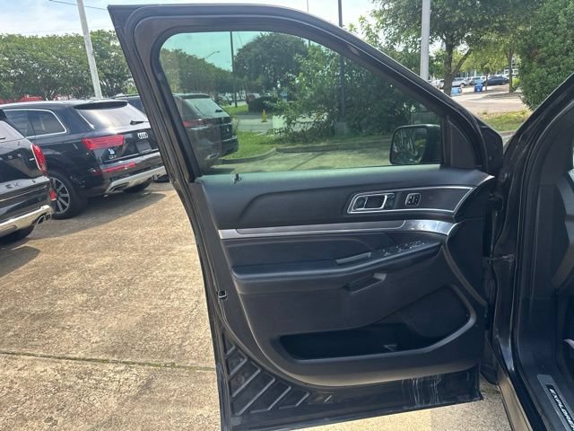 Used 2017 Ford Explorer Sport w/ Equipment Group 401A AWD/4WD image 20