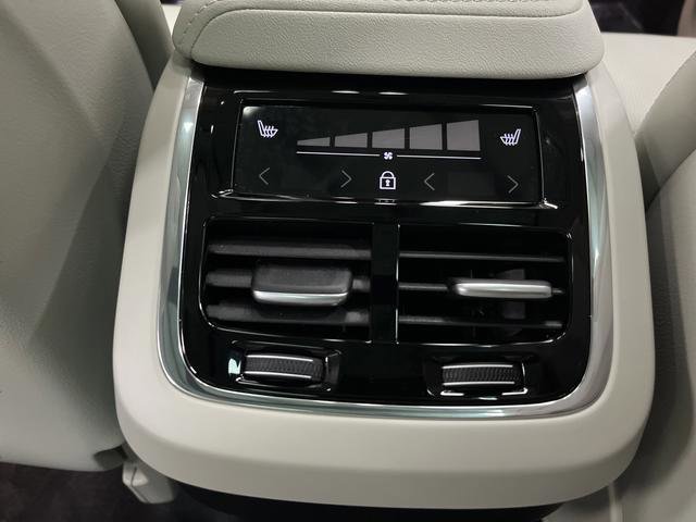 Used 2025 Volvo XC60 B5 Ultra w/ Protection Package Premier AWD/4WD image 33