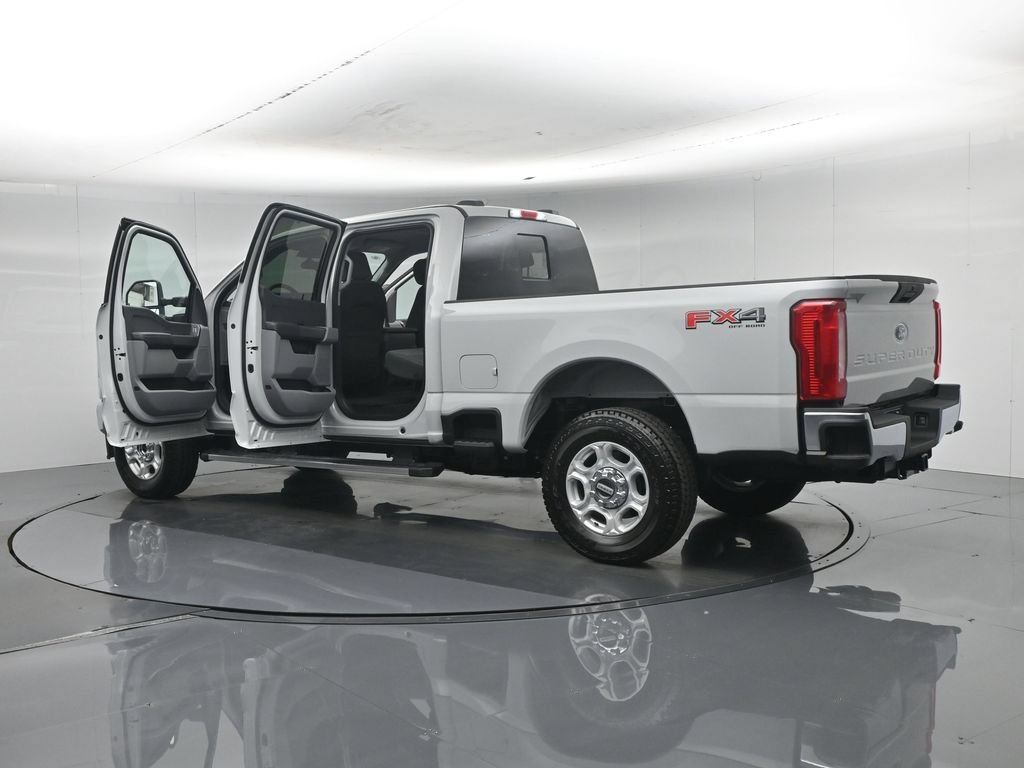 New 2026 Ford F250 XLT w/ FX4 Off-Road Package AWD/4WD image 33