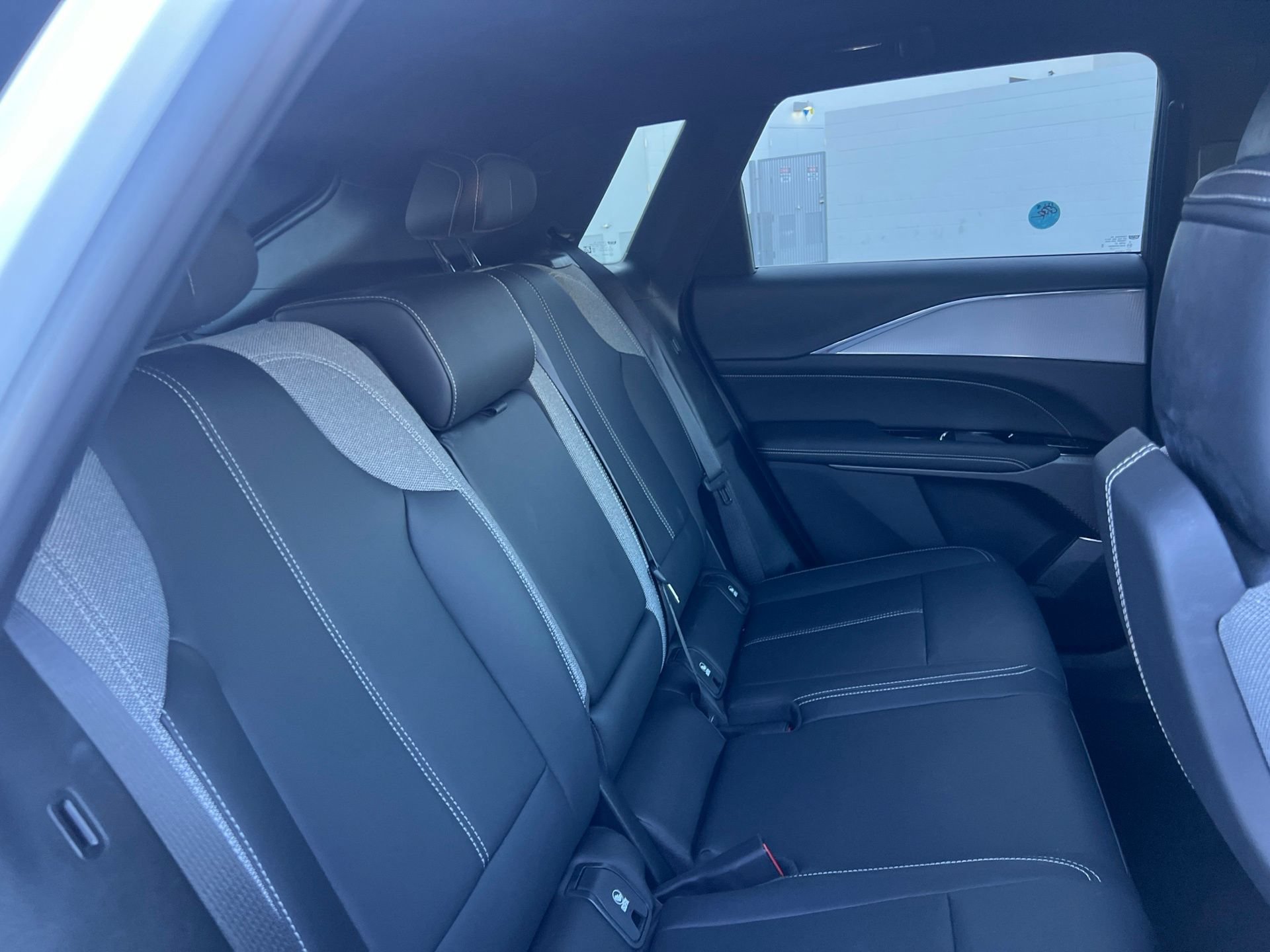 Used 2024 Cadillac Lyriq Tech AWD/4WD image 15