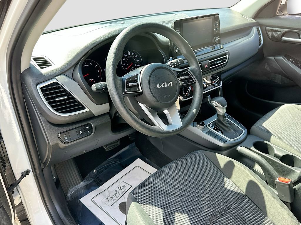 Certified 2023 Kia Seltos LX image 9