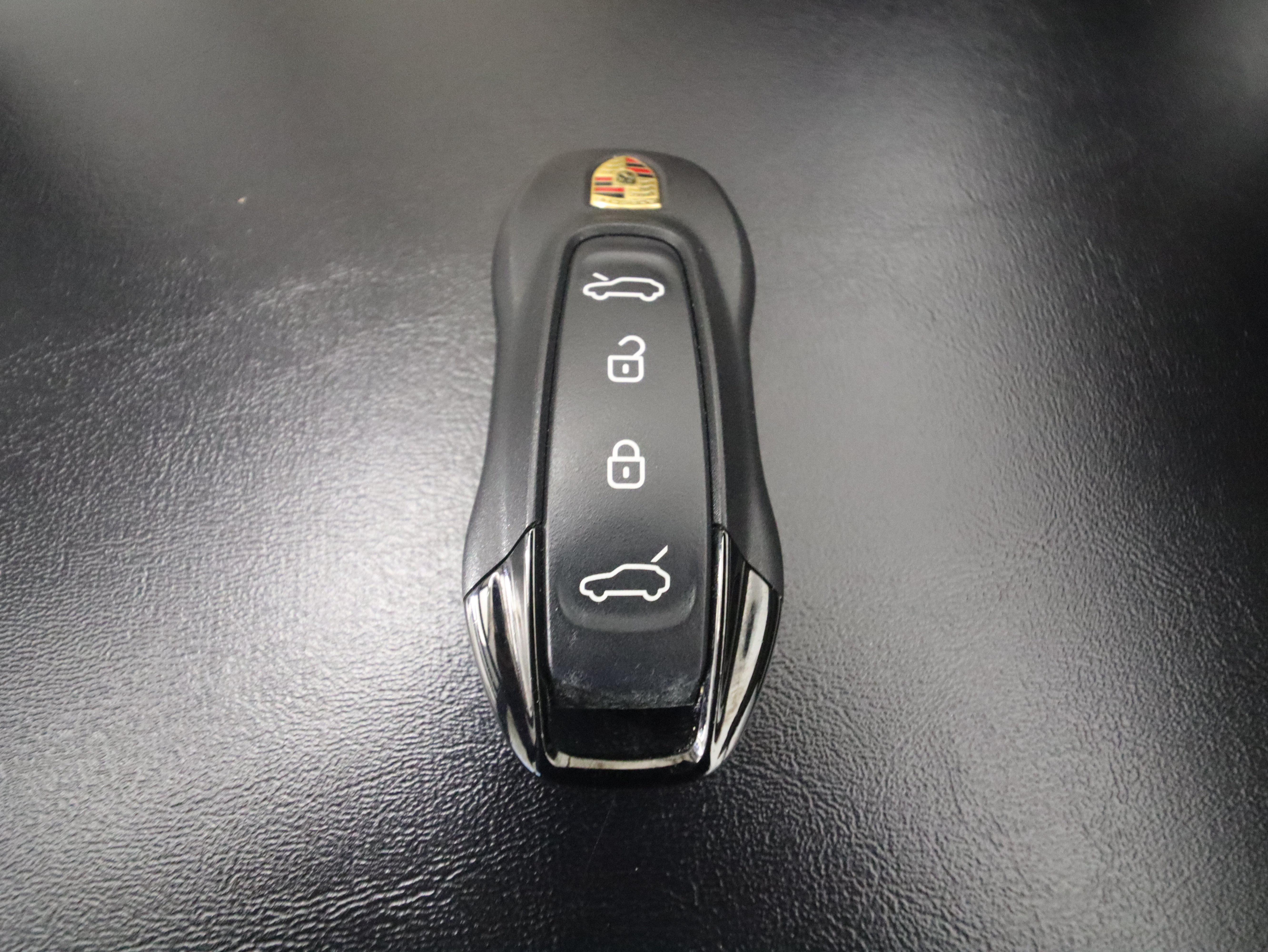Used 2025 Porsche Macan 4 Electric AWD/4WD image 25